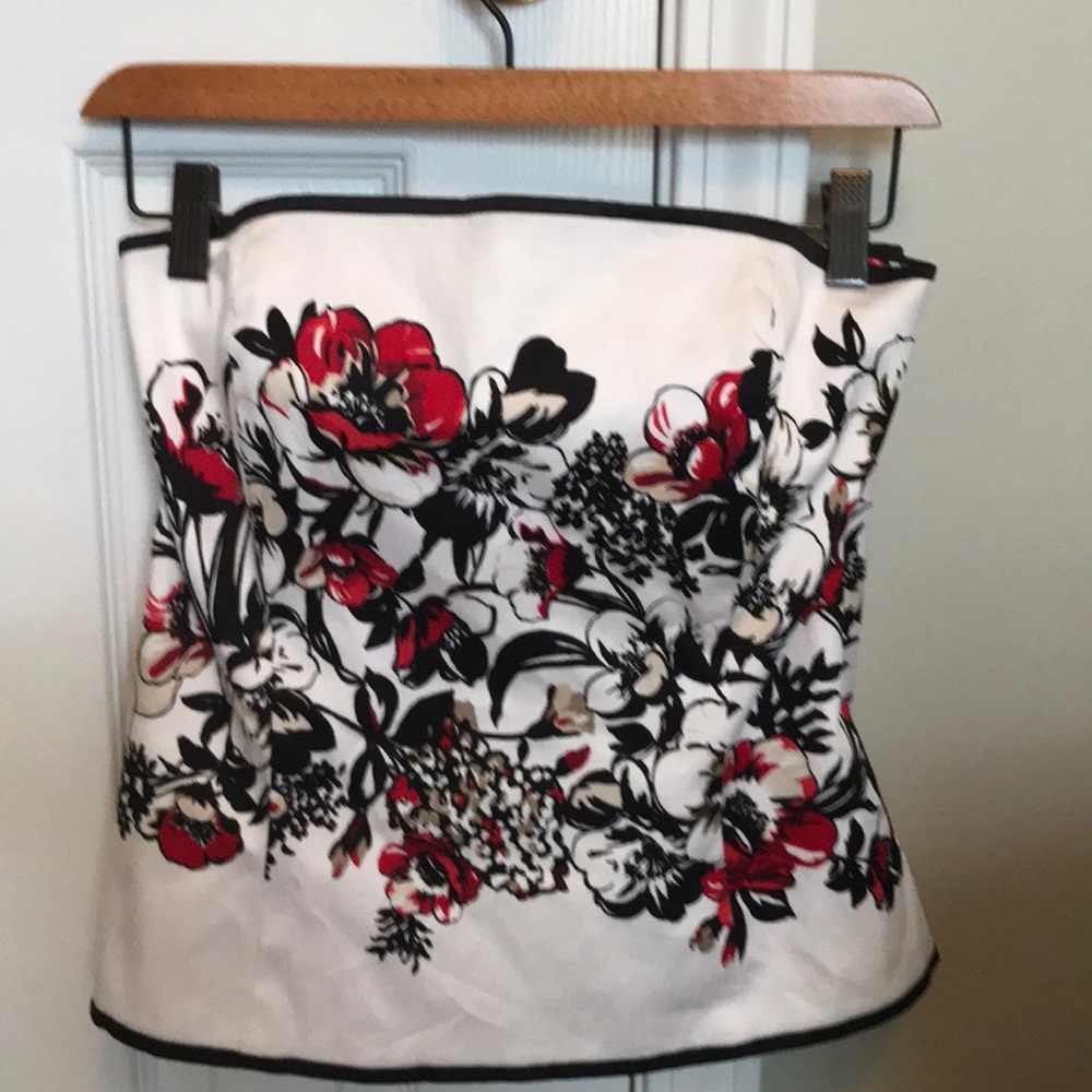 White House black market bustier